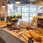 贡比涅宜必思酒店 酒店 贡比涅