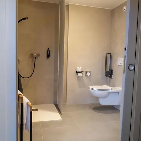 Ibis Hotel 3*