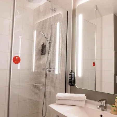 Ibis 3*